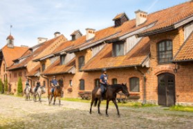 палац сядзіба гасцініца рэстаран начлегі апартаменты нумары ў Польшчы Мазуры